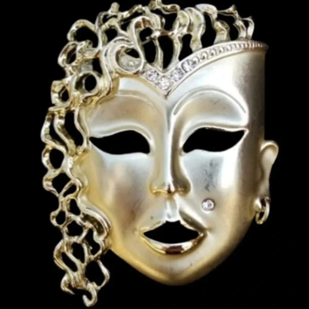 Vintage masquarade‎  Goldtone Theatrical mask brooch